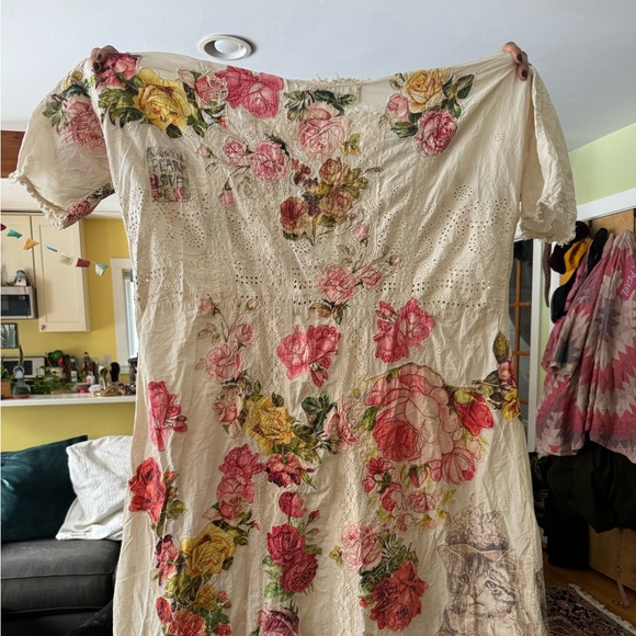 Beautiful Magnolia Pearl wearable art dress. Coronado Eyelet Pearl colored - Picture 9 of 12